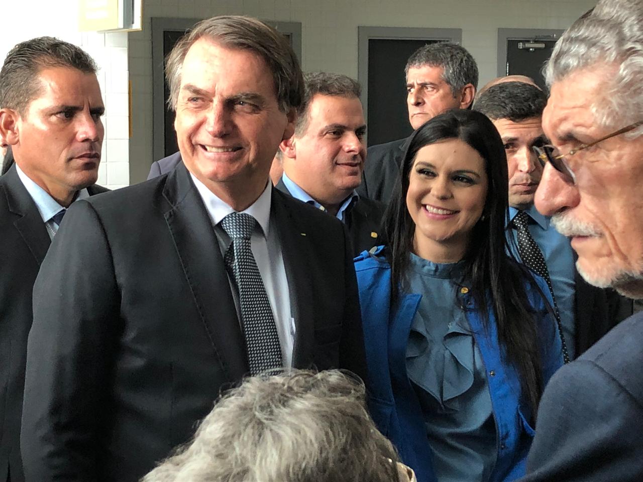  Após pedido de Dayane Pimentel, Bolsonaro anuncia duplicação do Anel de Contorno em Feira de Santana