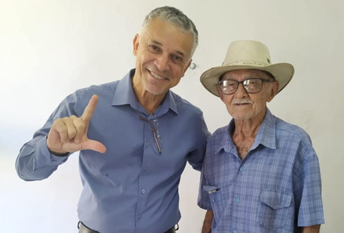  Dr.Luiz Neto, pré-candidato a prefeito de Paulo Afonso, recebeu a visita de um dos fundadores do PT na região