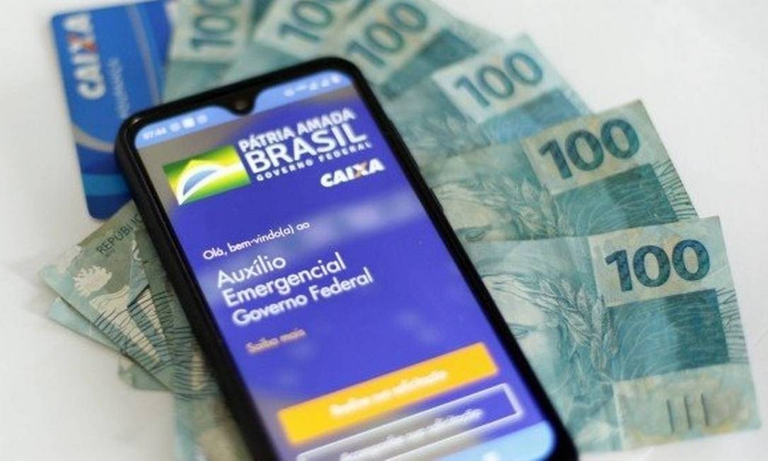  Auxílio emergencial de R$ 600 é prorrogado por mais dois meses