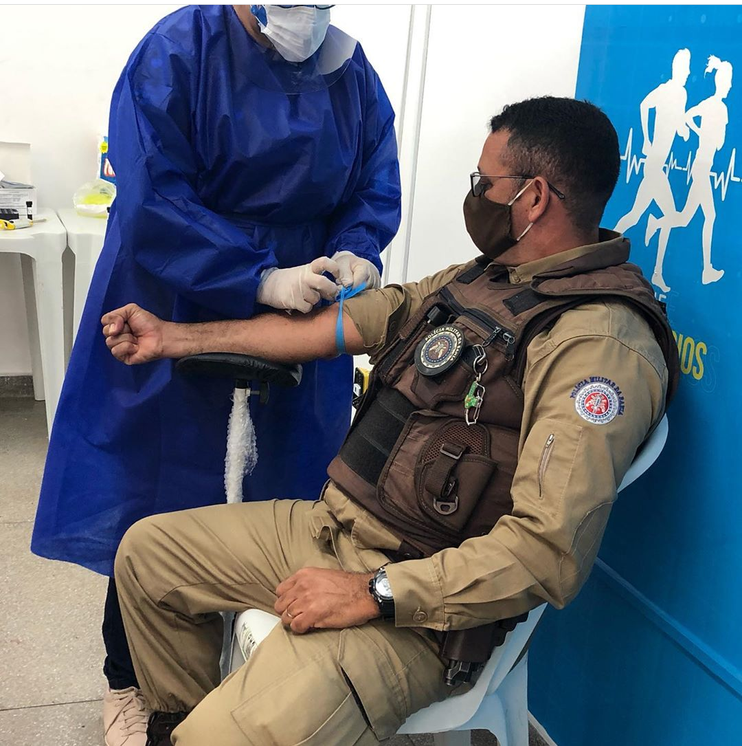  Policiais militares lotados no 20º BPM realizam teste de infecção da Covid-19