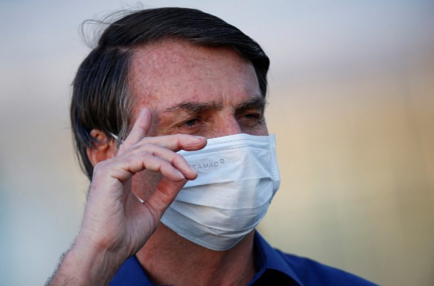  Bolsonaro faz mais um exame para saber se ainda está com coronavírus