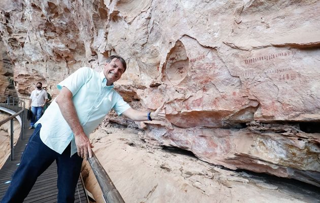  Bolsonaro visita Serra da Capivara, no Paiuí