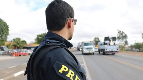  PRF encontra anfetamina em caminhão na BR-110 no município de Paulo Afonso