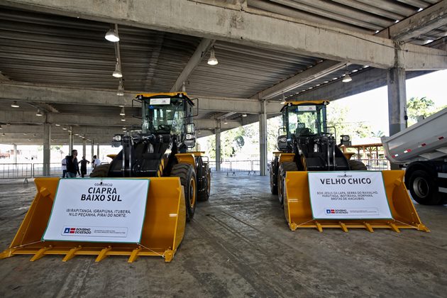  Maquinário entregue pelo Estado beneficia 109 municípios baianos