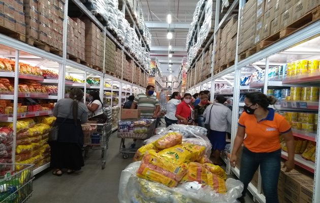  Supermercados e padarias estão autorizados a funcionar aos domingos