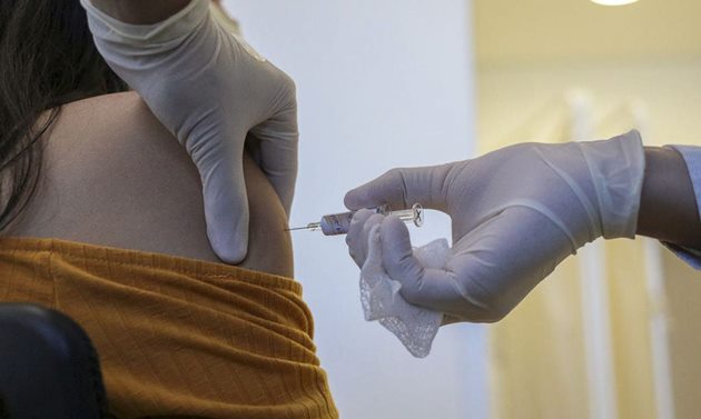  Hospital das Clínicas de Campinas começa testes de vacina contra covid