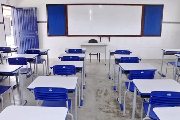  Estado prorroga decreto que proíbe aulas e eventos na Bahia