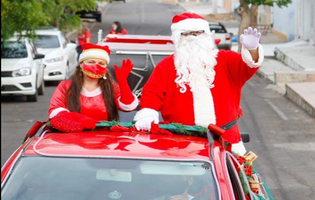  Natal Itinerante, com Papai e Mamãe Noel, mantiveram a tradição do Natal. Veja as imagens