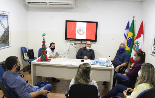  Vice –Prefeito eleito, Marcondes Francisco, participa de reunião da transição de governo