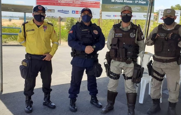  Agentes de Trânsito e Guarda Civil Municipal, fornecem apoio logístico a Policia Militar