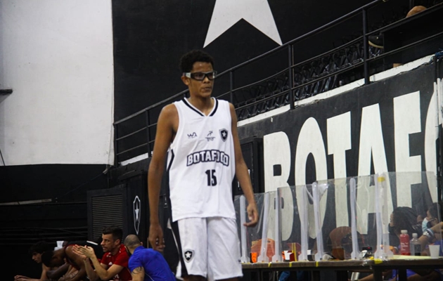  Campeonato Carioca de Basquete sub-15 tem joia de Paulo Afonso (BA) jogando pelo Botafogo