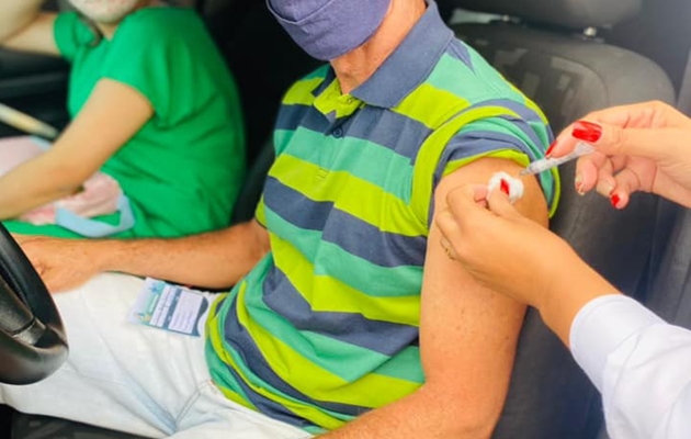  Mutirão de vacinação contra a Covid-19, aplica 1.869 doses para diversos grupos prioritários