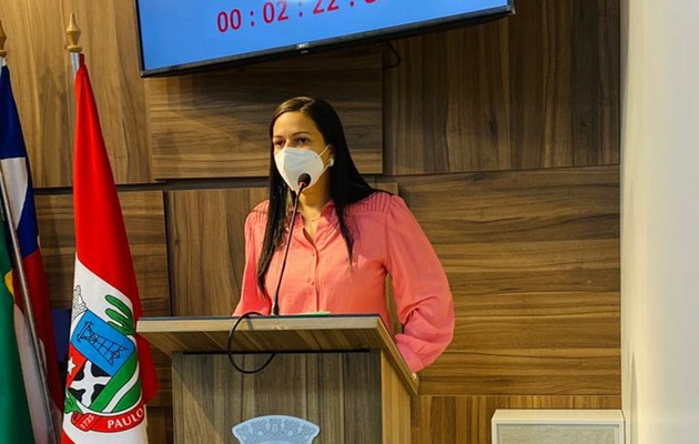  “Sou funcionária da população e não do prefeito”, diz Evinha Oliveira