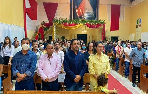  Prefeito David Cavalcanti participa de missa em homenagem ao Padroeiro de Glória (BA), Santo Antônio