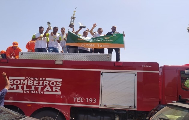  Equipe de alunos da Apae de Paulo Afonso é campeã no futsal na XI Olimpíadas Especiais das Apaes da Bahia