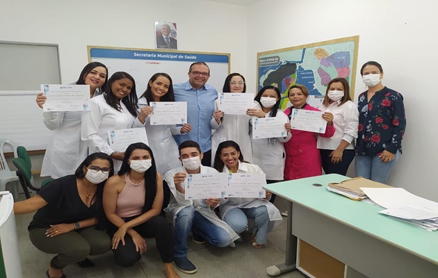  Secretaria de Saúde qualifica e atualiza profissionais que atuam na sala de vacinação