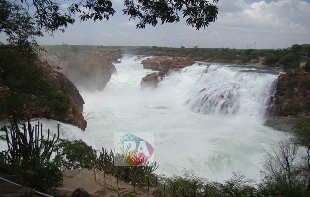  Visite Paulo Afonso e contemple o espetáculo da Cachoeira de Paulo Afonso