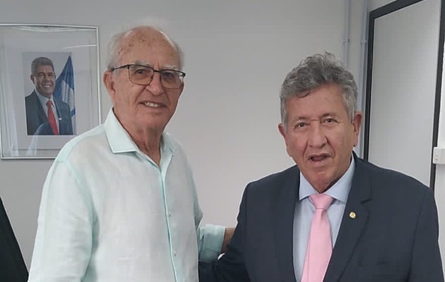  Luiz de Deus tem encontro com o secretário Luiz Caetano para tratar de convênios entre a prefeitura e o Governo da Bahia
