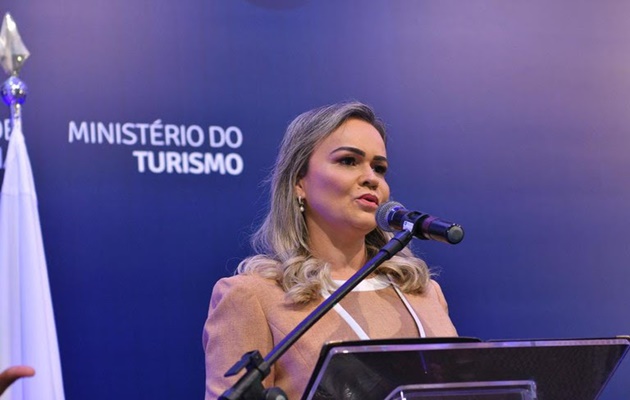  Turismo gera desenvolvimento econômico e social, diz Daniela Carneiro na transmissão de cargo