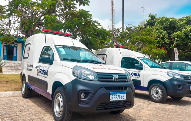  Prefeitura de Glória adquire com recursos próprios, duas ambulâncias para atender a população gloriense