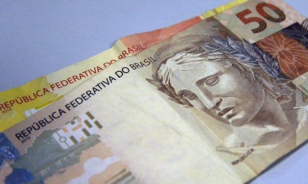  Prefeito interino paga dois meses de salários atrasados a vigilantes terceirizados