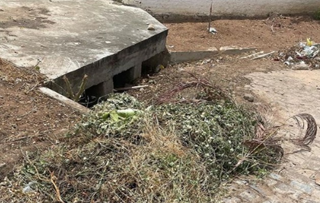  Prefeitura de Glória realiza limpeza nos canais de drenagem das águas de chuva