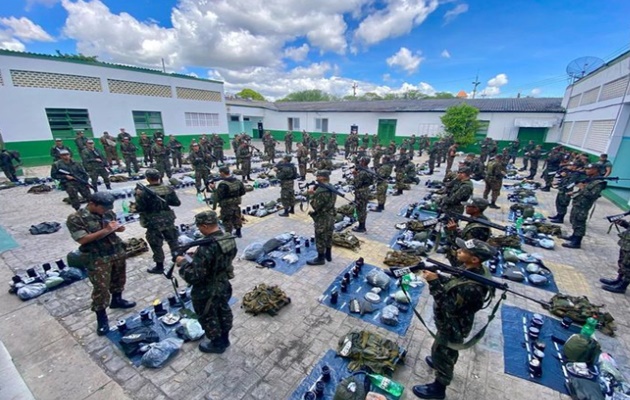  1ª Companhia de Infantaria realiza instruções básicas na preparação para “Operação Boina”