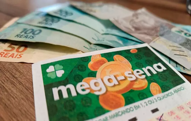  Mega-Sena: ninguém acerta dezenas, e prêmio acumula de novo; veja os números