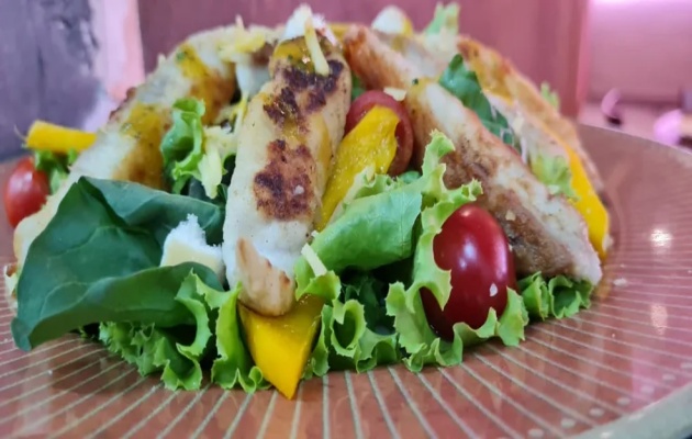  Panela de Bairro especial Paulo Afonso: aprenda receita da salada de tilápia