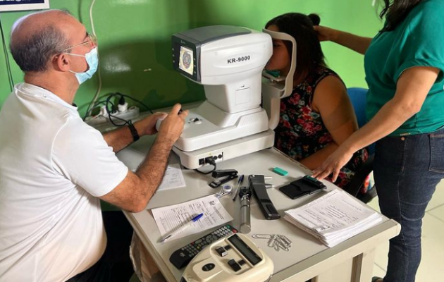  Alunos da rede municipal de ensino realizam exames oftalmológicos, por meio do Projeto Ver Melhor