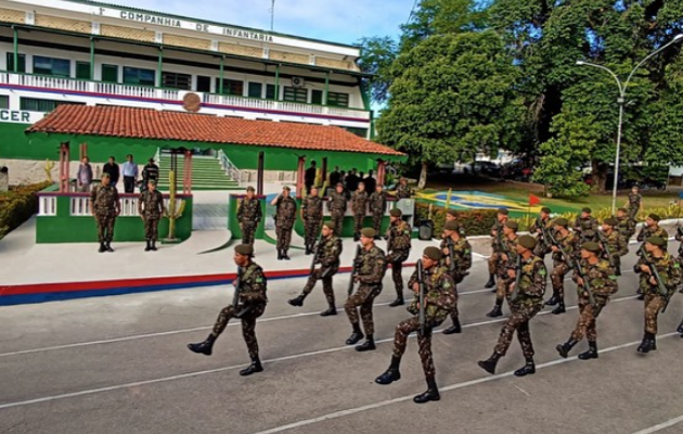  Comandante da 6ª Região Militar visita 1ª Companhia de Infantaria