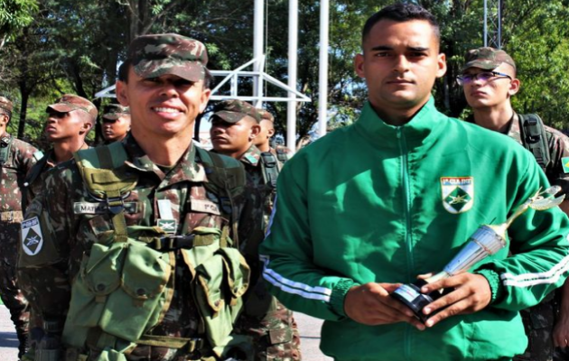  1ª Companhia de Infantaria, realizou formatura de militares , entrega de insígnias e premiação das Olimpíadas,