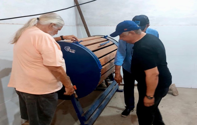  Prefeito em exercício, Marcondes Francisco visita Casa de farinha no povoado Bonomão