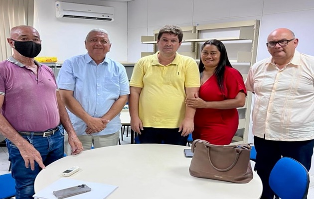  Reunião do Prefeito em Exercício Marcondes Francisco, com o vereador Zezinho do INSS e seu filho Marquinhos