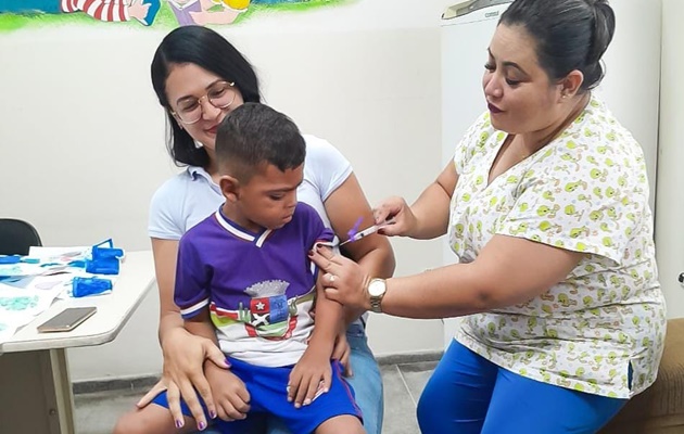  Secretaria de Saúde, atualiza caderneta vacinal dos alunos do Centro Educacional Municipal de Paulo Afonso (Cempa)
