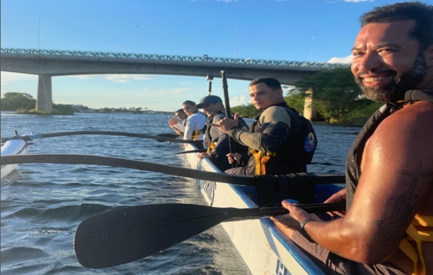  A remada de respeito. Vamos observar nossa cidade do lado de cá pelo olhar da Canoa Havaiana