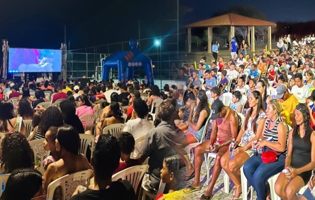  SEDES e Atel Telecom promovem Cinema Social no Residencial Josefino, em Paulo Afonso