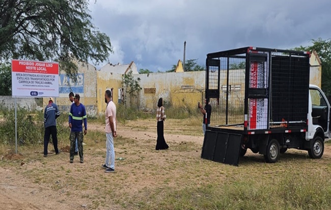  Prefeitura avisa que realizar descarte irregular de entulhos está sujeito a multas e apreensão do veículo
