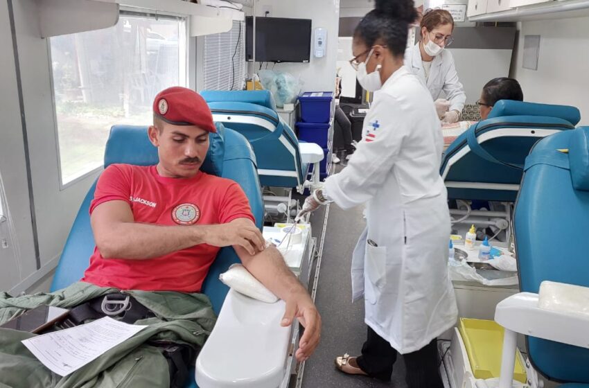  Campanha “Doe uma Gota de Carinho” mobiliza policiais militares para a doação de sangue
