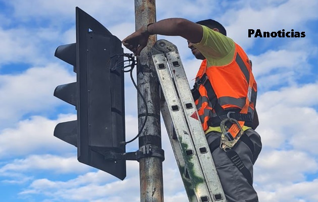  Prefeitura de Paulo Afonso realiza manutenção preventiva e corretiva de todos os semáforos da cidade