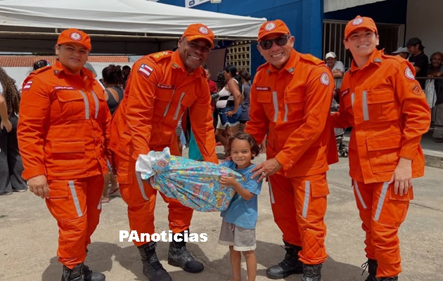  15º BBM entrega brinquedos arrecadados na campanha “Brincar é um Direito”, do CBMBA, para crianças de Paulo Afonso