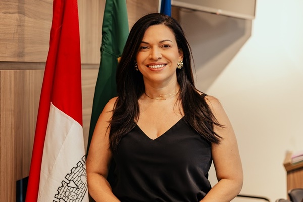  Vereadora Evinha defende feira livre no Centenário e atendimento ininterrupto na DEAM