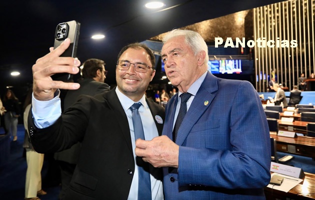  Prefeito Mário Galinho acompanha votação no Congresso Nacional do Projeto de Lei que trata da realocação de ex-servidores de empresas públicas como a Chesf