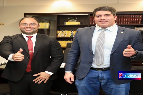  Prefeito Mário Galinho parabeniza o deputado Otto Filho pela posse como conselheiro do Tribunal de Contas do Estado da Bahia