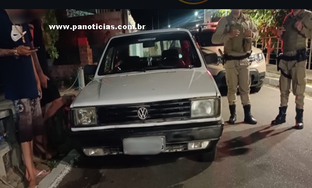  PMBA, por meio do 20º BPM, realiza abordagens a veículos e transeuntes em Paulo Afonso