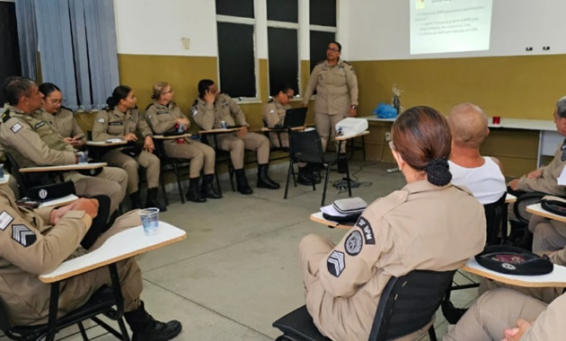  COMANDANTE DO 20º BPM REALIZA REUNIÃO COM O EFETIVO ADMINISTRATIVO