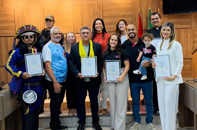  Vereadora Evinha realiza solenidade de entrega de Moções de Aplausos na Câmara Municipal de Paulo Afonso