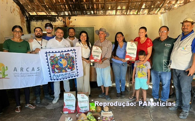  Prefeitura de Glória participa de entrega de sementes crioulas na aldeia Pankararé