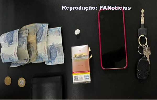  Polícia Militar do 20º BPM detém homem consumindo cocaína em banheiro de bar no centro de Paullo Afonso